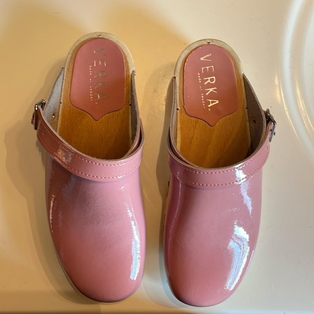 Verka Pink Patent Leather Wood Bottom Scandinavian Clogs Great Condition 7.5